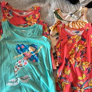 Bundle of 4 adorable tank tops